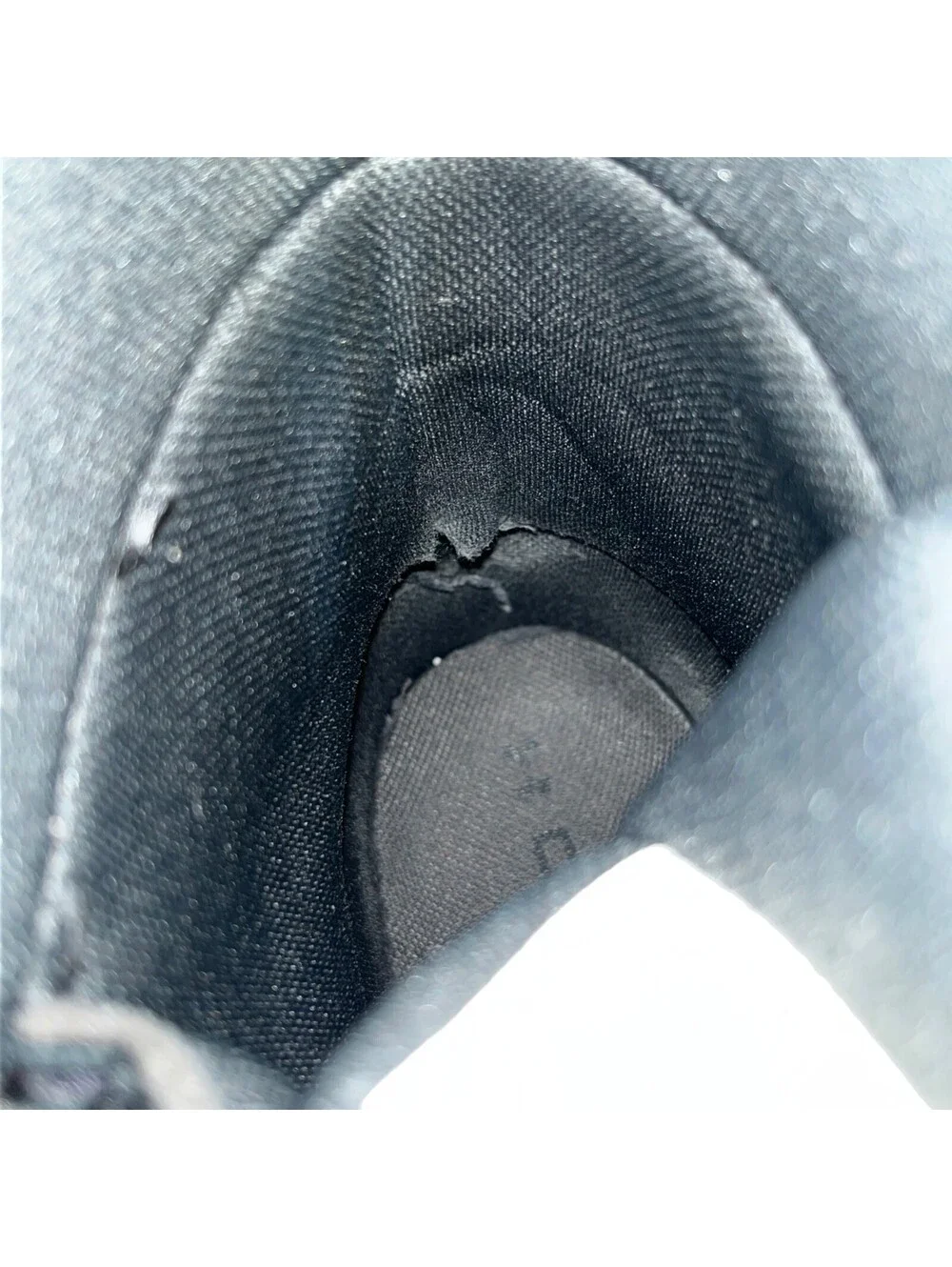 Under Armour wear toebox
